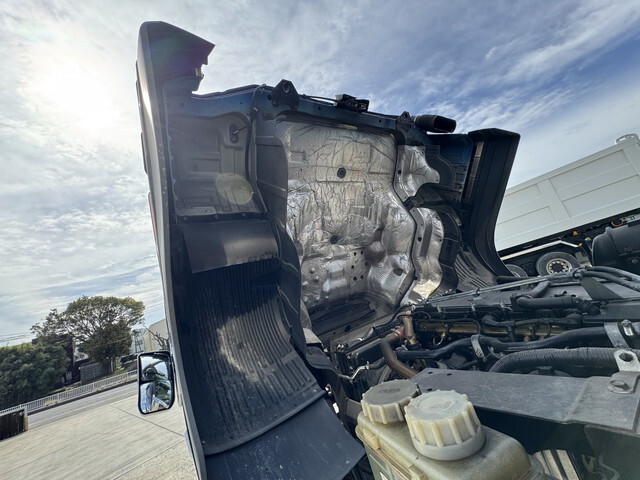 三菱ふそうスーパーグレート平ボディ大型（10t）[写真15]