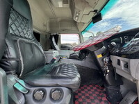 三菱ふそうスーパーグレート平ボディ大型（10t）[写真19]