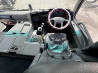 三菱ふそうスーパーグレート平ボディ大型（10t）[写真21]