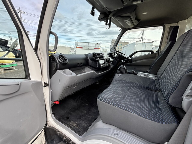 日野デュトロ冷凍車（冷蔵車）小型（2t・3t）[写真29]