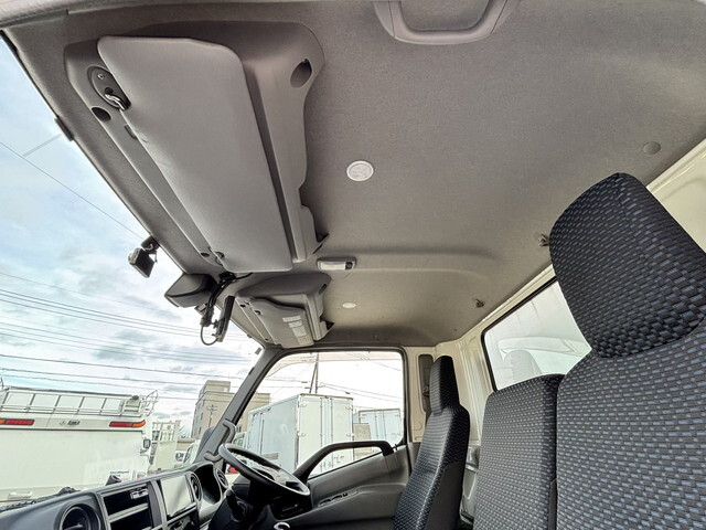 日野デュトロ冷凍車（冷蔵車）小型（2t・3t）[写真31]