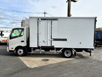 日野デュトロ冷凍車（冷蔵車）小型（2t・3t）[写真07]