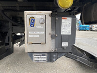 三菱ふそうキャンターアルミバン小型（2t・3t）[写真14]