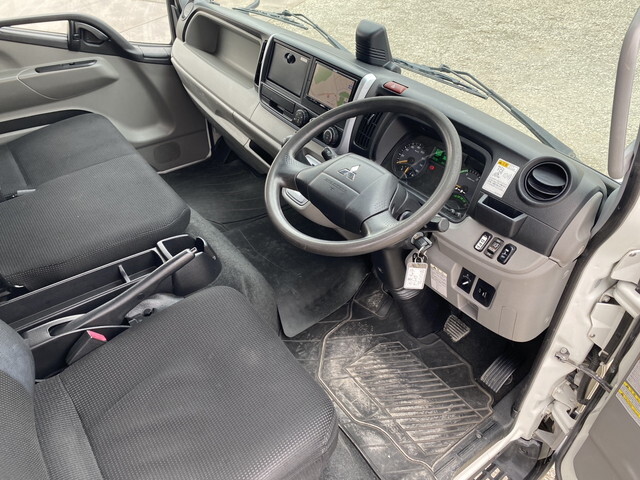 三菱ふそうキャンターアルミバン小型（2t・3t）[写真21]