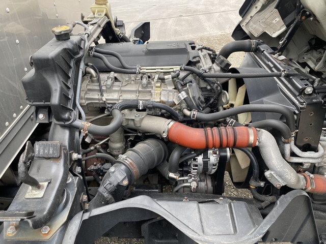 三菱ふそうキャンターアルミバン小型（2t・3t）[写真27]