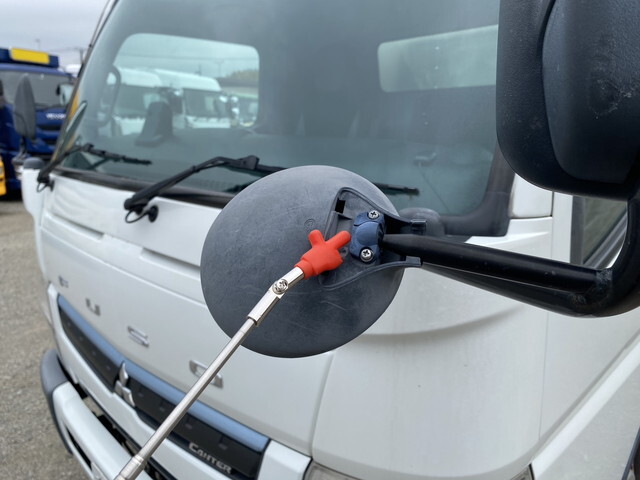 三菱ふそうキャンターアルミバン小型（2t・3t）[写真32]