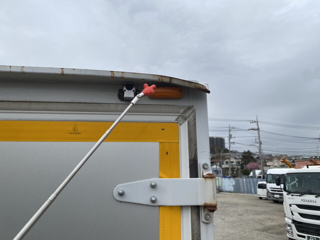 三菱ふそうキャンターアルミバン小型（2t・3t）[写真35]