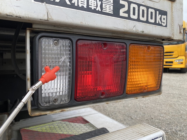 三菱ふそうキャンターアルミバン小型（2t・3t）[写真39]