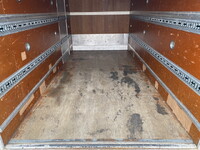 三菱ふそうキャンターアルミバン小型（2t・3t）[写真10]