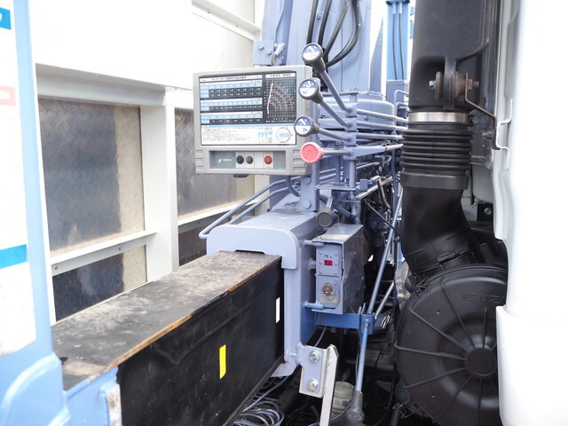 いすゞフォワードセルフクレーン4段増トン（6t・8t）[写真13]