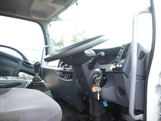 いすゞフォワードセルフクレーン4段増トン（6t・8t）[写真33]