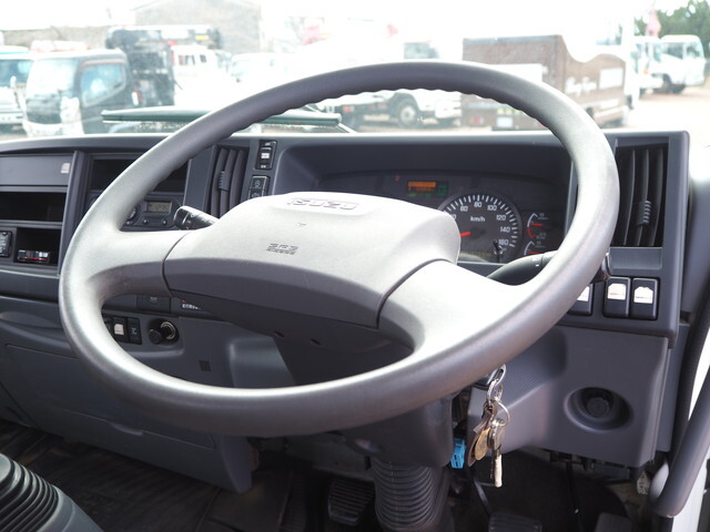 いすゞフォワードセルフクレーン4段増トン（6t・8t）[写真35]