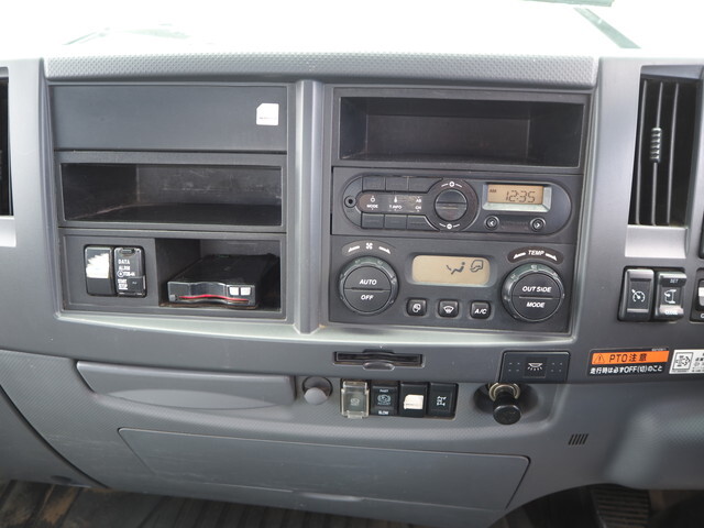 いすゞフォワードセルフクレーン4段増トン（6t・8t）[写真36]