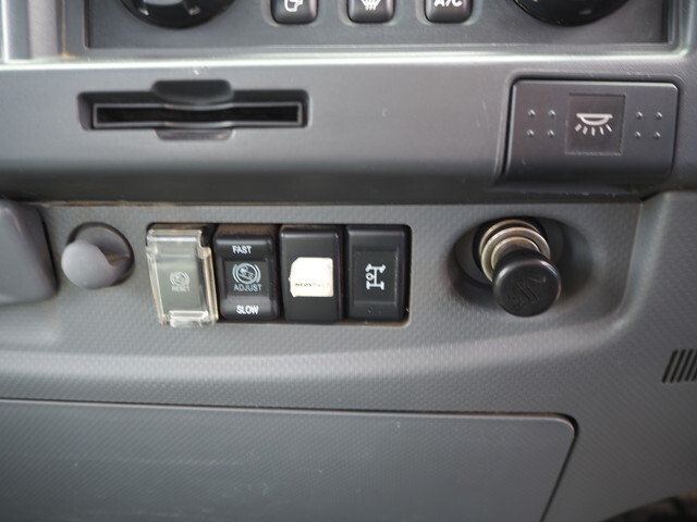 いすゞフォワードセルフクレーン4段増トン（6t・8t）[写真37]