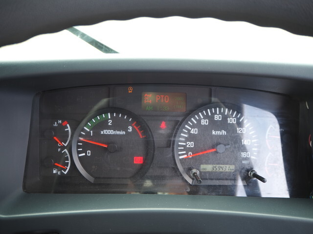 いすゞフォワードセルフクレーン4段増トン（6t・8t）[写真40]