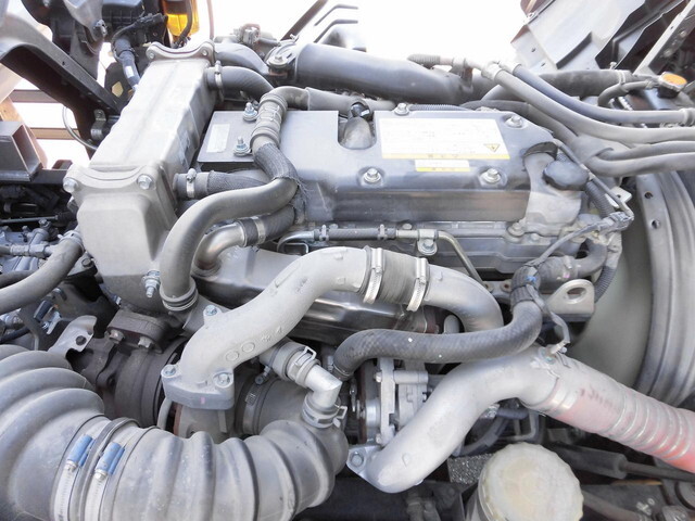 いすゞフォワードアルミウイング中型（4t）[写真22]