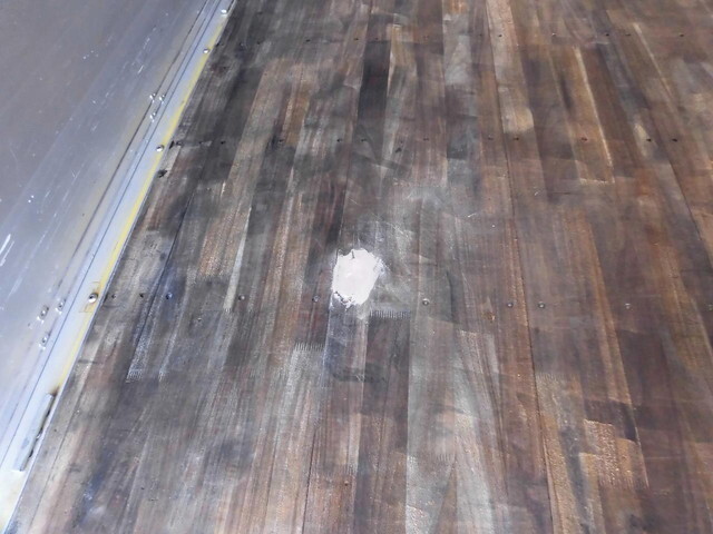 いすゞフォワードアルミウイング中型（4t）[写真24]