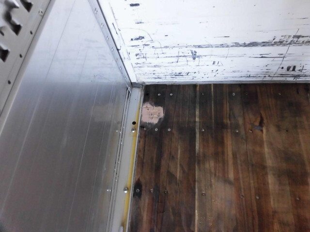 いすゞフォワードアルミウイング中型（4t）[写真25]