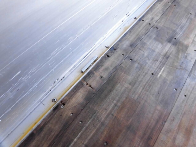 いすゞフォワードアルミウイング中型（4t）[写真27]