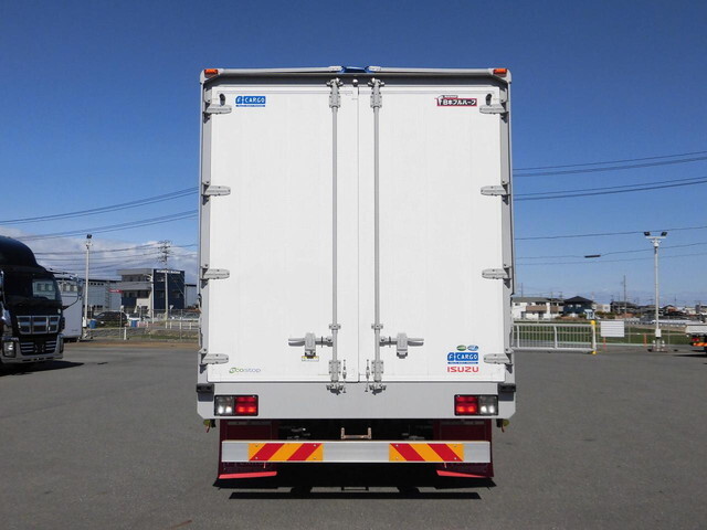 いすゞフォワードアルミウイング中型（4t）[写真07]