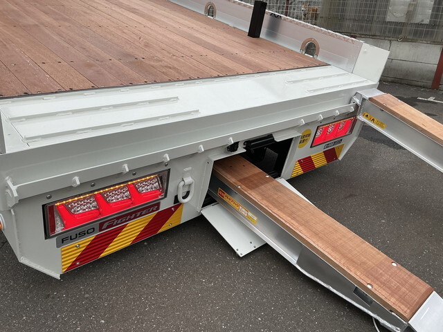 三菱ふそうファイターセルフクレーン4段増トン（6t・8t）[写真11]