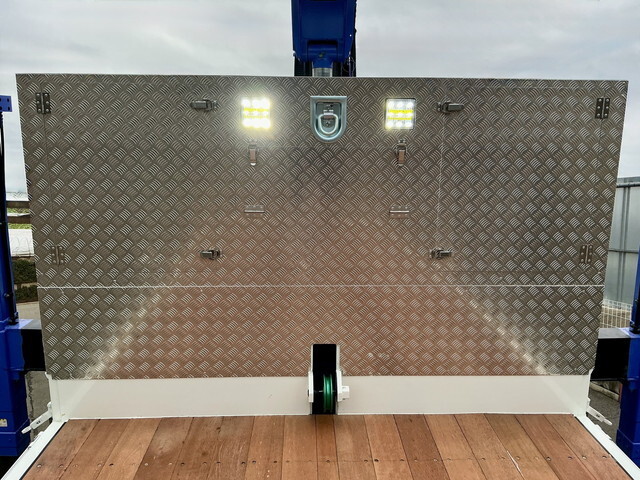 三菱ふそうファイターセルフクレーン4段増トン（6t・8t）[写真14]