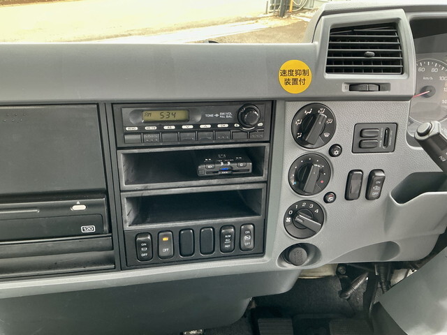 三菱ふそうファイターセルフクレーン4段増トン（6t・8t）[写真28]