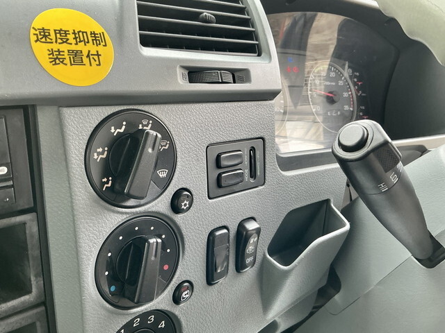 三菱ふそうファイターセルフクレーン4段増トン（6t・8t）[写真31]