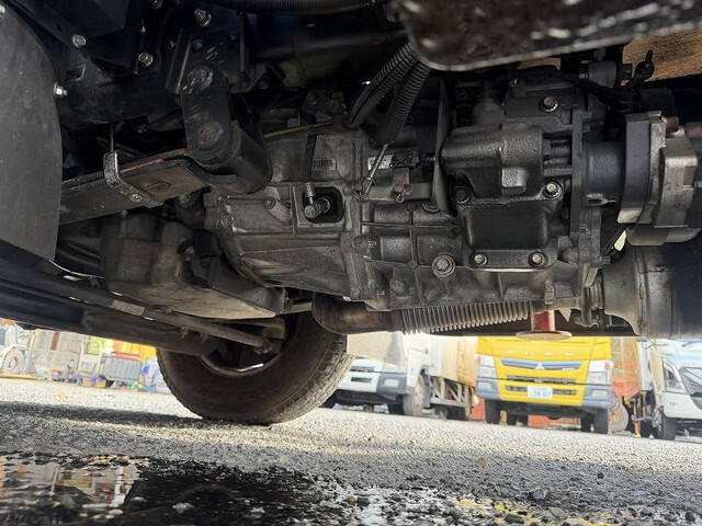 UDトラックスカゼットクレーン3段小型（2t・3t）[写真19]