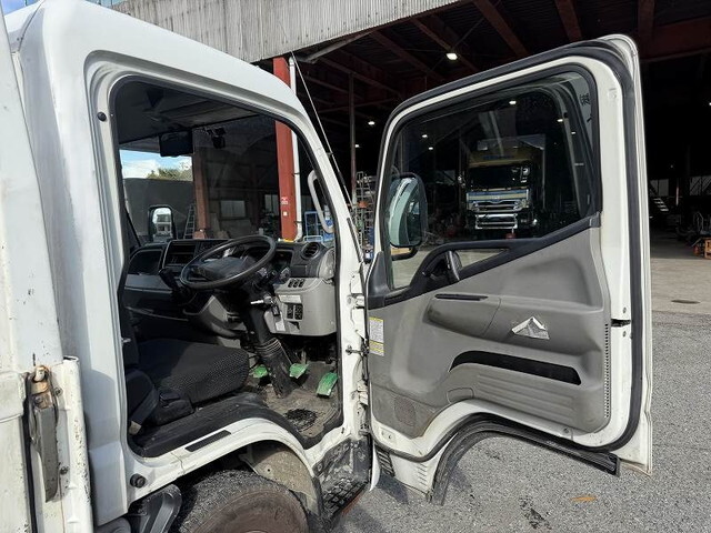 UDトラックスカゼットクレーン3段小型（2t・3t）[写真29]