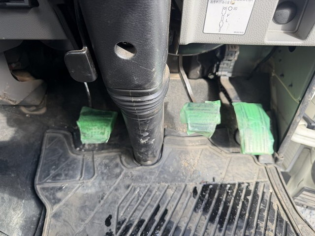 UDトラックスカゼットクレーン3段小型（2t・3t）[写真31]