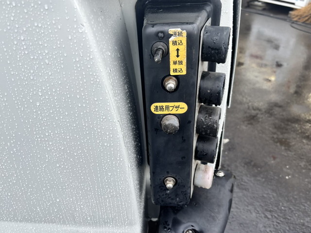 三菱ふそうキャンターパッカー車（塵芥車）小型（2t・3t）[写真08]