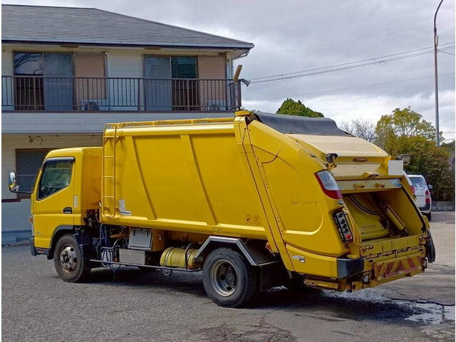 三菱ふそうキャンターパッカー車（塵芥車）小型（2t・3t）[写真02]