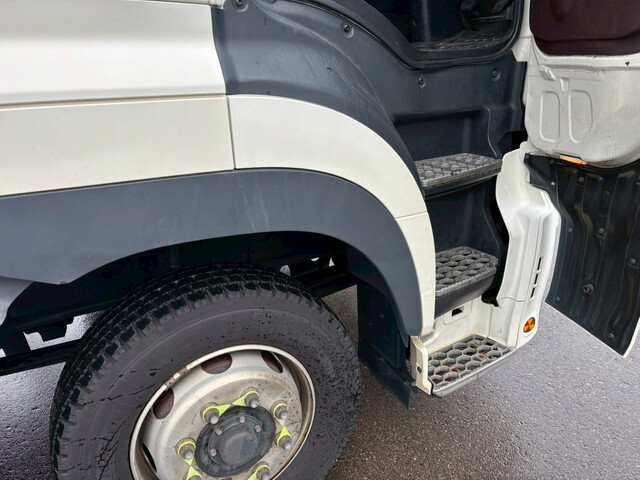 日野プロフィアアルミウイング大型（10t）[写真21]