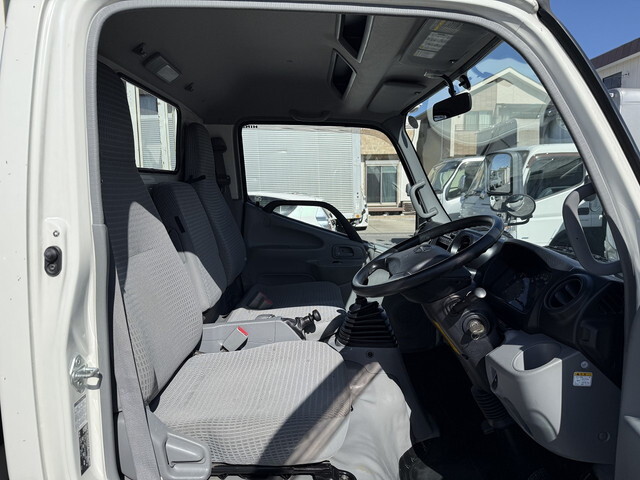 日野デュトロ平ボディ小型（2t・3t）[写真23]