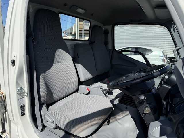 日野デュトロ平ボディ小型（2t・3t）[写真24]