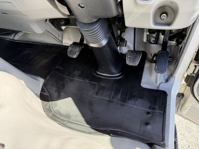 日野デュトロ平ボディ小型（2t・3t）[写真30]