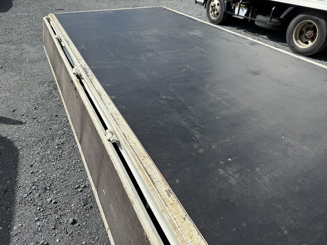 日野デュトロ平ボディ小型（2t・3t）[写真39]