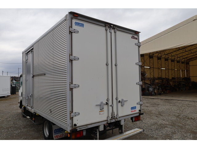 いすゞエルフアルミバン小型（2t・3t）[写真11]