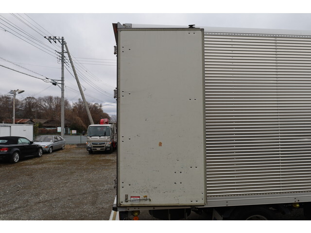 いすゞエルフアルミバン小型（2t・3t）[写真12]