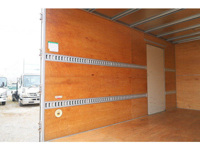 いすゞエルフアルミバン小型（2t・3t）[写真15]