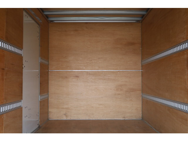 いすゞエルフアルミバン小型（2t・3t）[写真18]