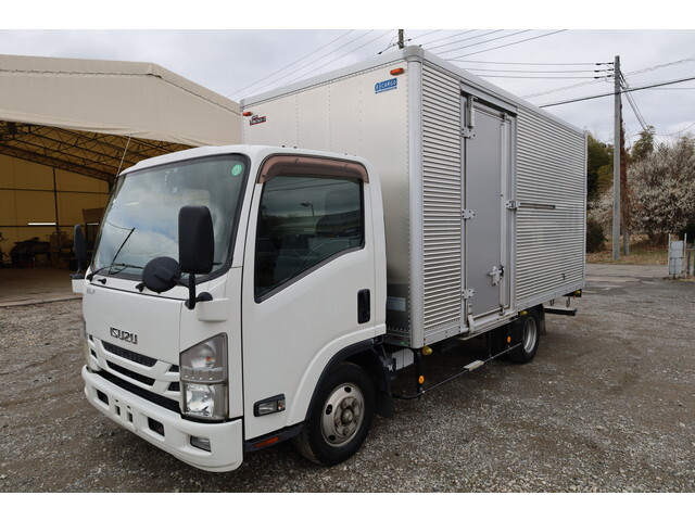 いすゞエルフアルミバン小型（2t・3t）[写真02]