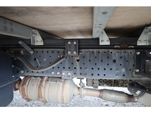 いすゞエルフアルミバン小型（2t・3t）[写真20]