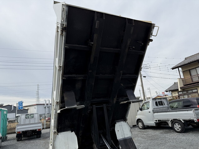 三菱ふそうキャンターダンプ小型（2t・3t）[写真20]