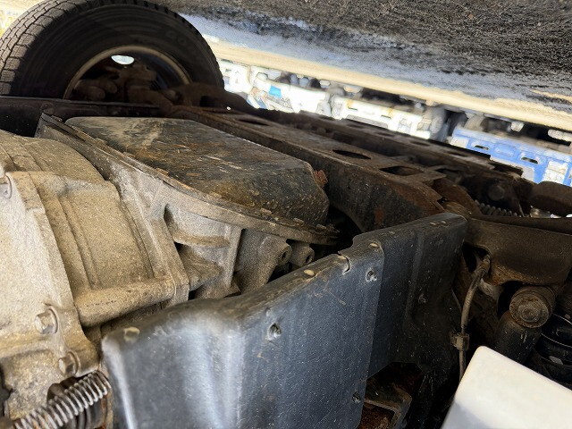 いすゞエルフ平ボディ小型（2t・3t）[写真19]