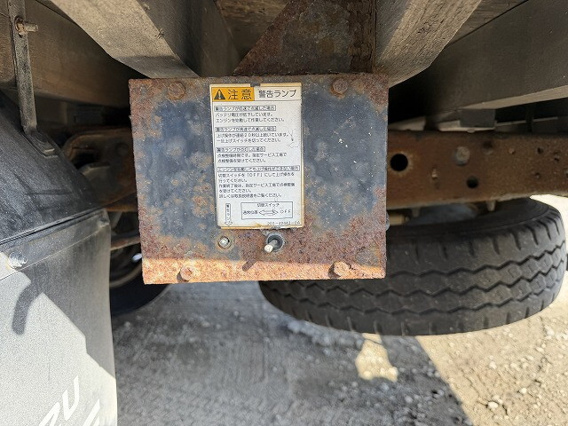 いすゞエルフ平ボディ小型（2t・3t）[写真23]