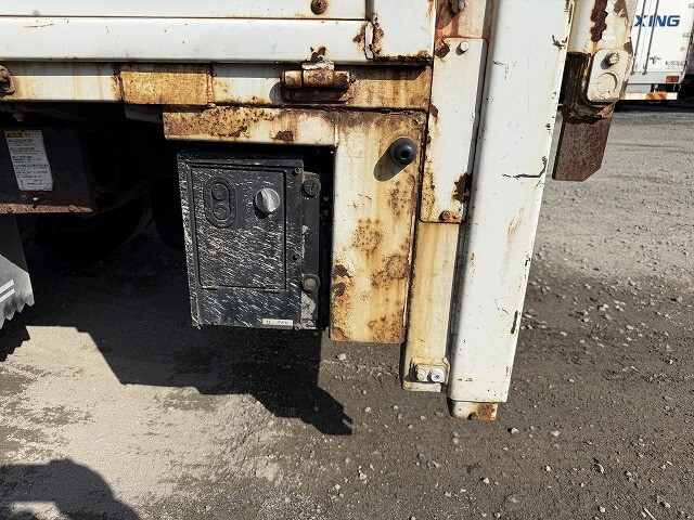 いすゞエルフ平ボディ小型（2t・3t）[写真24]