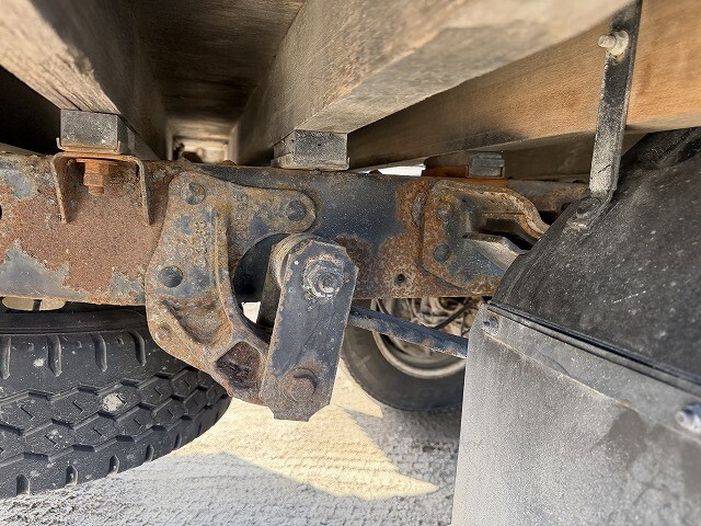 いすゞエルフ平ボディ小型（2t・3t）[写真27]