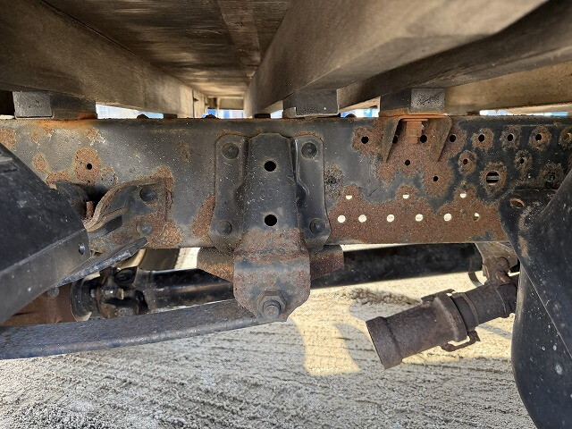 いすゞエルフ平ボディ小型（2t・3t）[写真28]